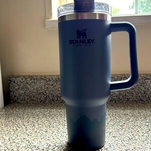 Stanley 40oz Quencher in Mountain Print